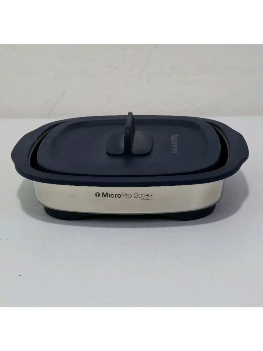 Tupperware MicroPro Series Microwave Grill in Chrome / Dark Blue